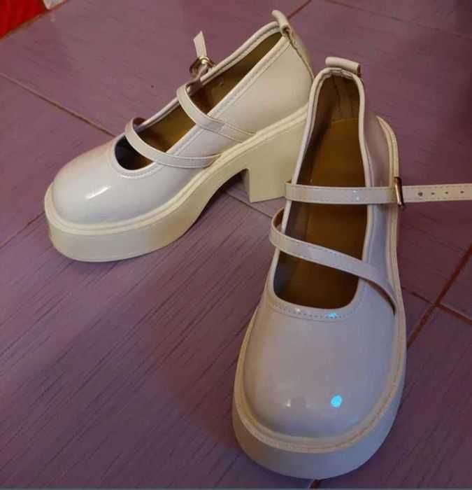 Pantofi casual talpă înaltă în trend