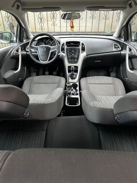 Opel Astra J   1.4 benzina