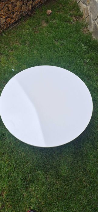 3 броя маси - дърво с метални крака