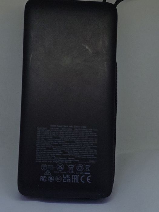Ugreen Nexode 165W / 25 000 mAh с вграден прибиращ се USB-C кабел