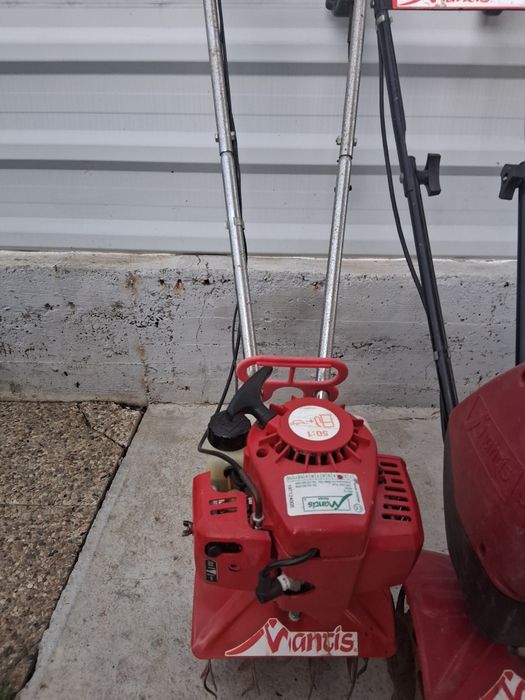 Vând 2 motocultoare pe benzină și 1 electric de la299..