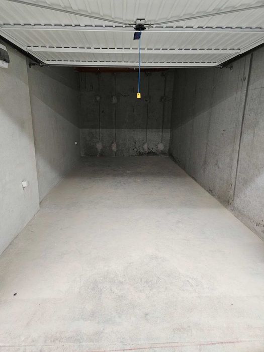 Дава се под наем Гараж / Паркомясто в София, Малинова долина - 23 кв.м за 130 € - Снимка #1