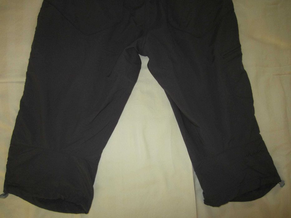 Pantalon bermude Mammut, masura 42-46, Talie=85cm,culoare gri-inchis, stare f. buna - ca nou