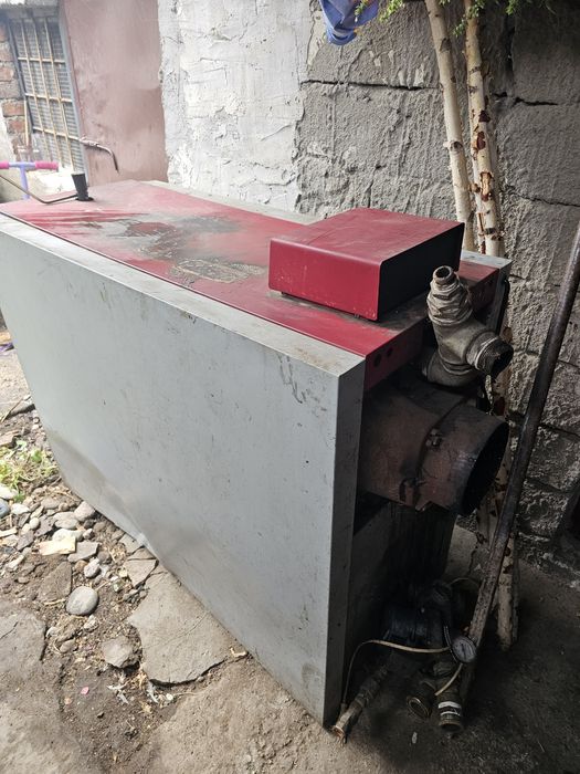 Centrală viadrus 50kw pe lemne! Are un element intermediar fisurat.!