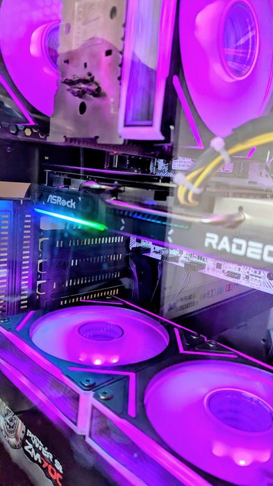 Placa video gaming ASRock RX 9060 XT Challenger OC 8 GB, GDDR6, PCIe 5, 128bit