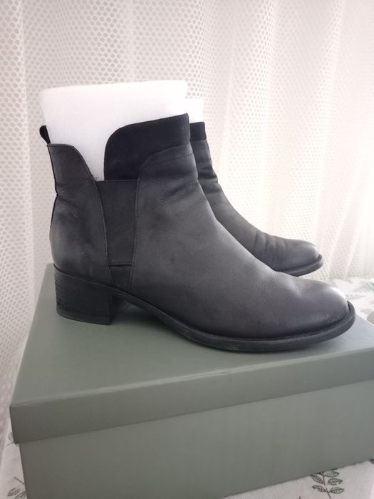 Продам 40-41р. женскую обувь .