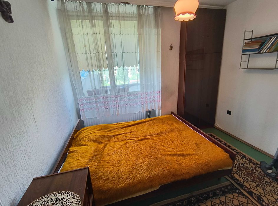 Тристаен апартамент в Три чучура център