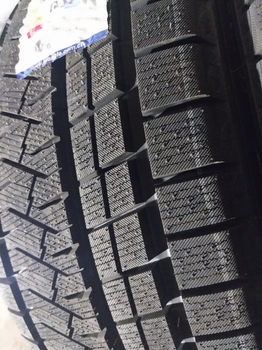 Продам шины на р19