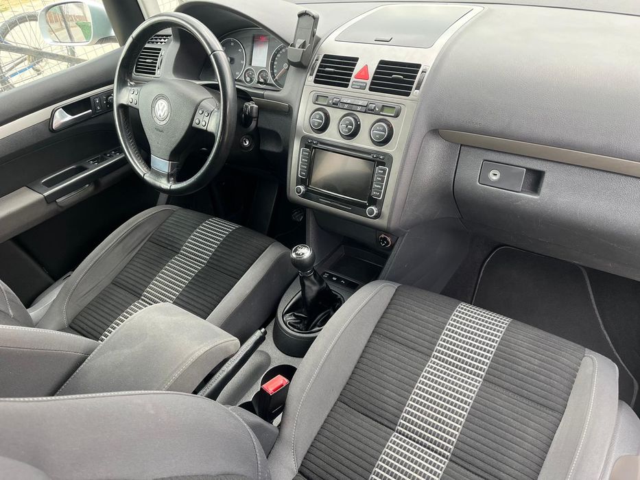 Volkswagen Touran 2.0 TDI 140 cai putere 2008 7 locuri