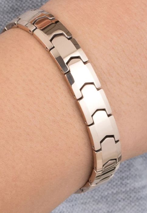 Продаётся магнитный браслет