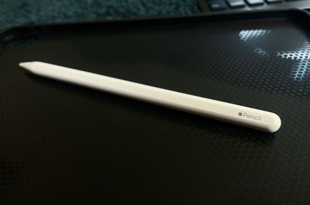 iPad Air 4 (2020) 64GB + Apple Pencil и аксесоари