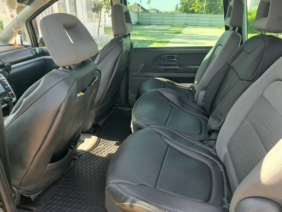 Vând ford galaxy 1.9