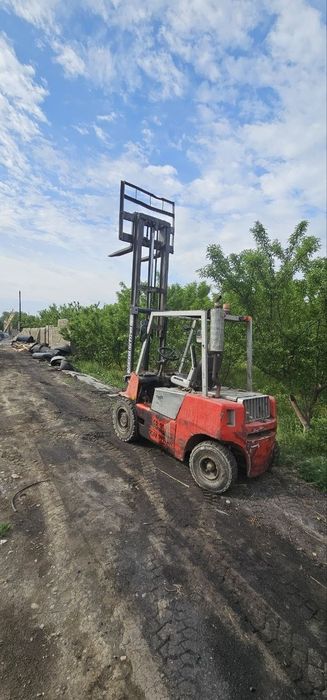 Погрузчик Балгаанкара 3.5 тонна кутаради ишчи холатда