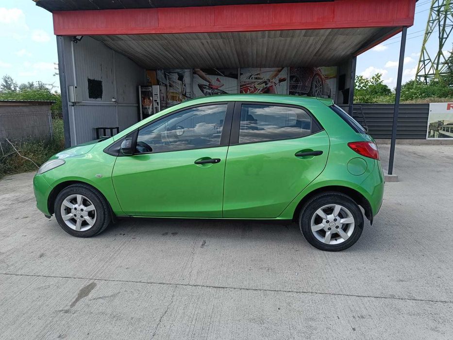 MAZDA 2 2010 — imagine 2