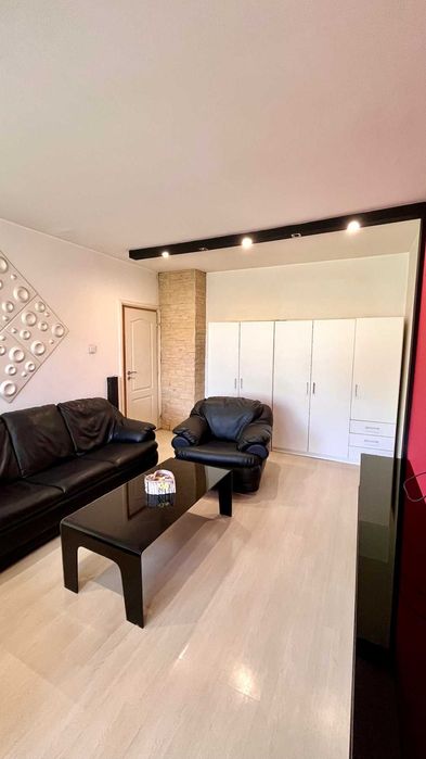 Дава се под наем Двустаен апартамент в София, Център - 46 кв.м за 400 € - Снимка #1