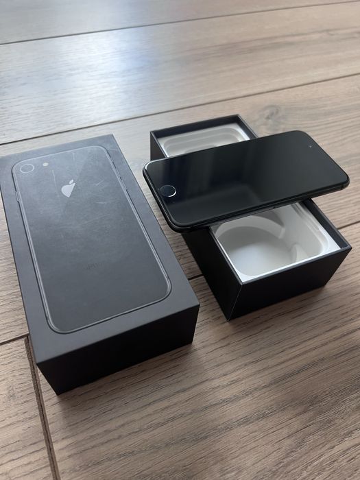 Оригинал IPhone 8