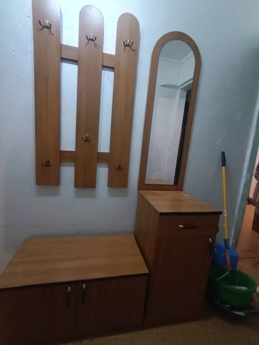 Прихожая с зеркалом