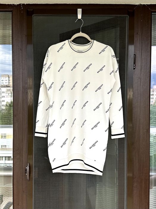 Дамска рокля Balenciaga (relaxed fit) - размер S, Отлично състояние