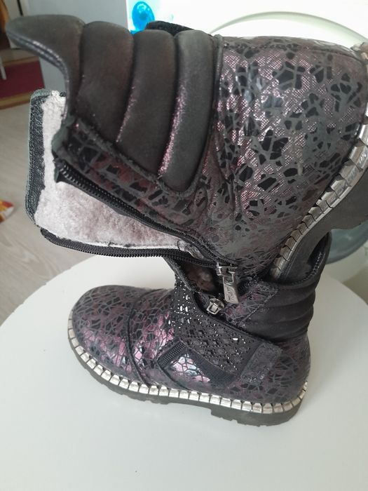 Продам б/у сапожки девочке