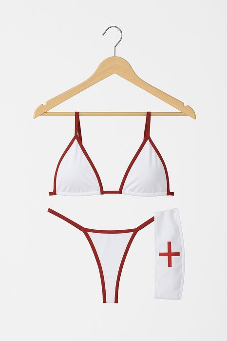 Откровенный костюм мед сестры