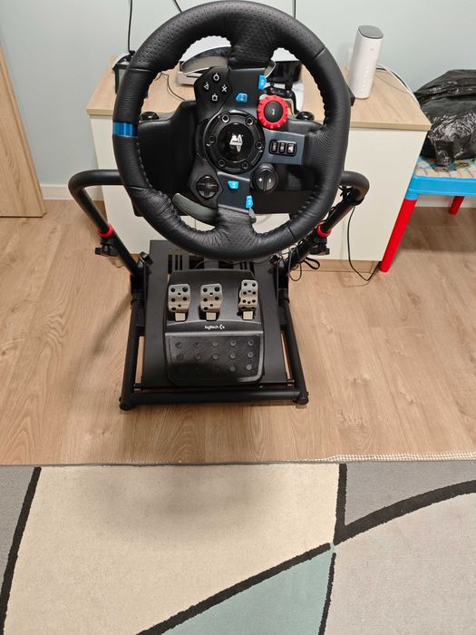 Кормило със стойка за плейстейшън