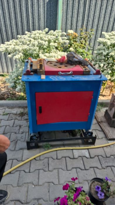 Гибочный станок для арматуры, б/у в отличном состоянии, все в комлекте