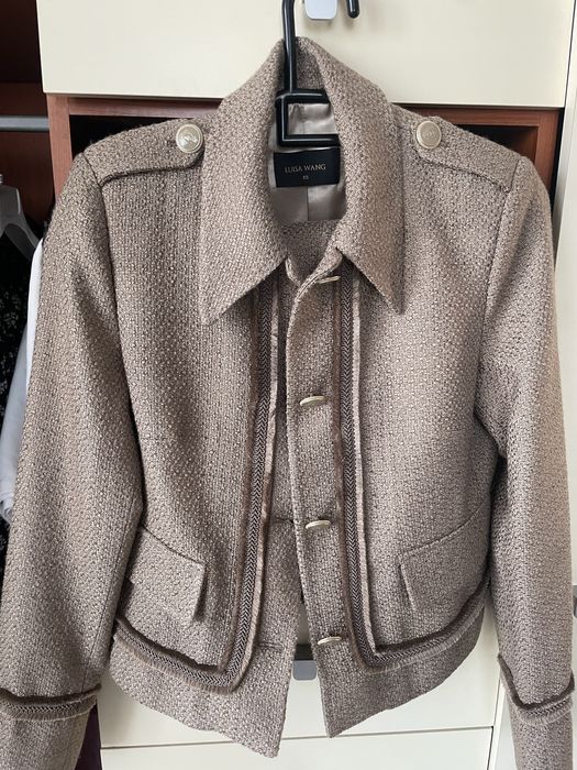 Пиджак с юбкой luisa wang
