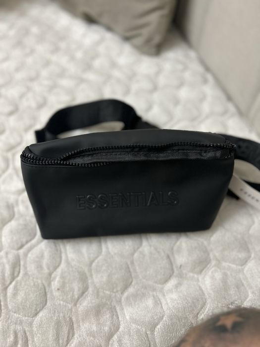 Чанта Essentials