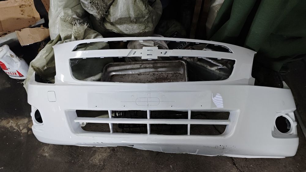 Продам бампер на кобальт