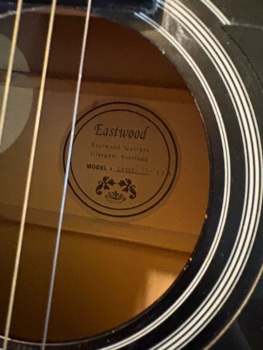 Китара  Eastwood