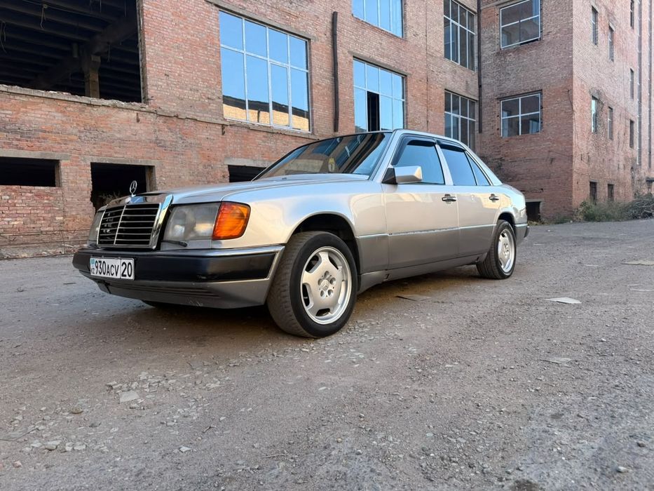 Mercedes Benz E200