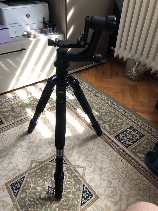 Vând trepied foto cu cap Sirui carbon
