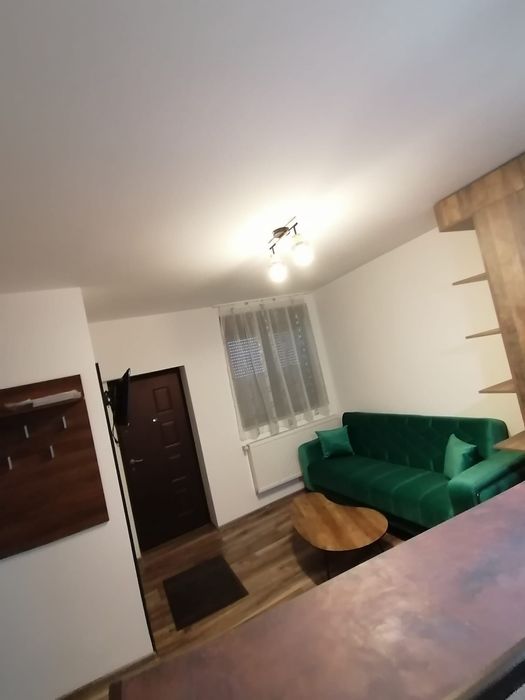 Casă de închiriat