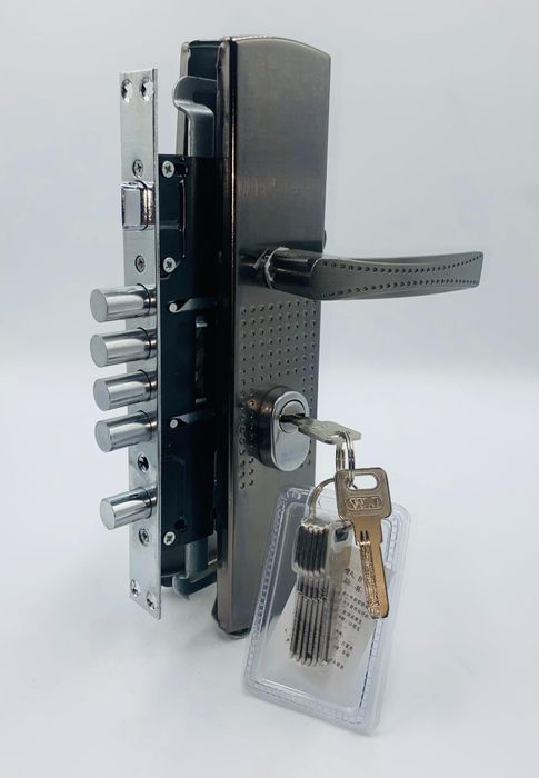 Замок устоновка на железный двери и дрение другие zamok ustanovka kela