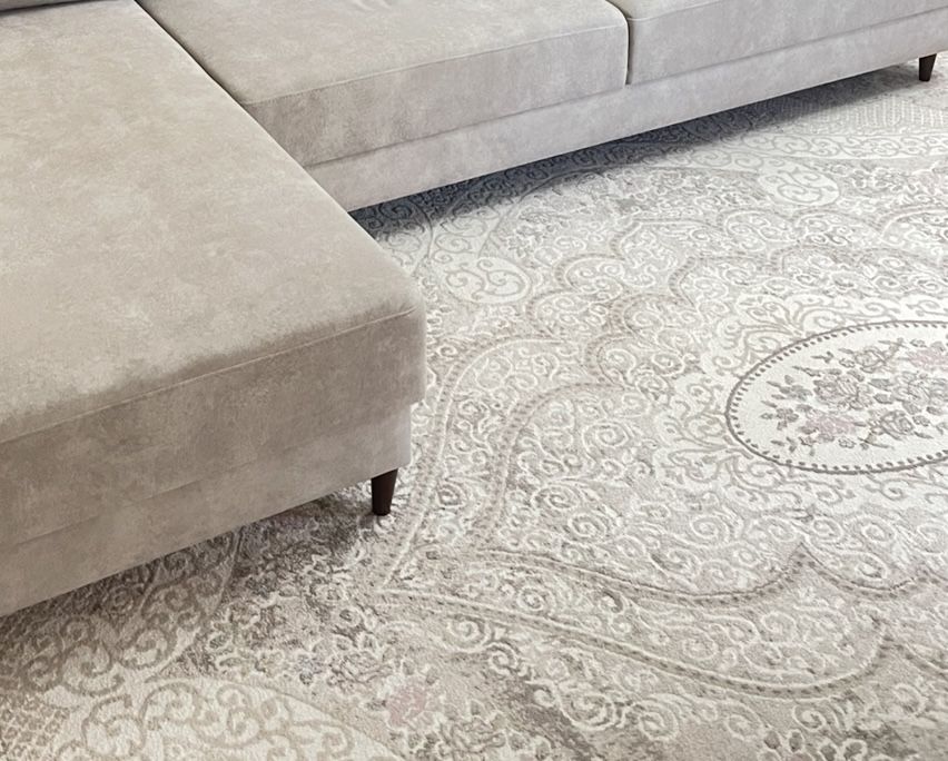 Продам ковер в гостиную