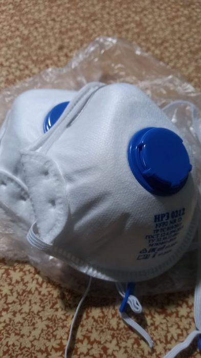 Продам рукавицы, распираторы и обувь