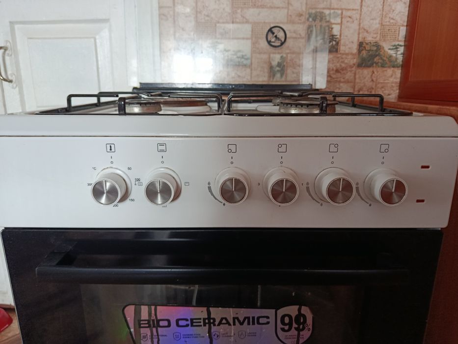 Продам газовую плиту