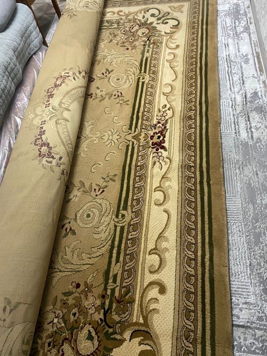 Продам ковер в хорошем состоянии