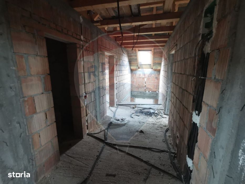 Casă la roșu de vânzare – 6.400 mp teren – Copalnic Mănăștur