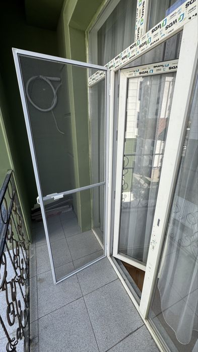 Москитные сетки на окна и двери