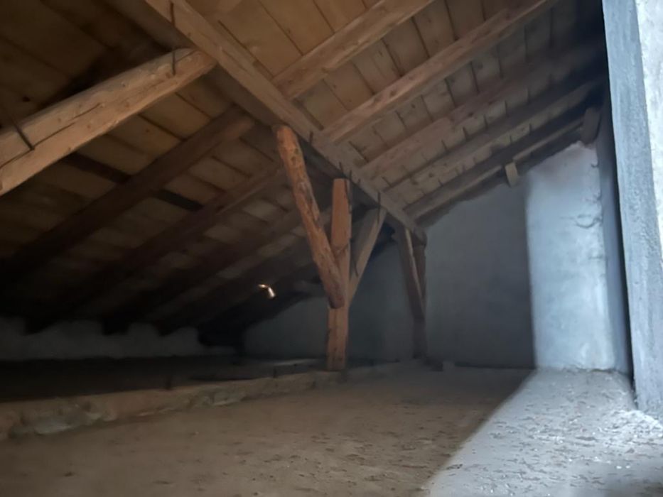 Vand casa la rosu aprox 630mp cu teren aprox 900mp / ACCEPT  VARIANTE