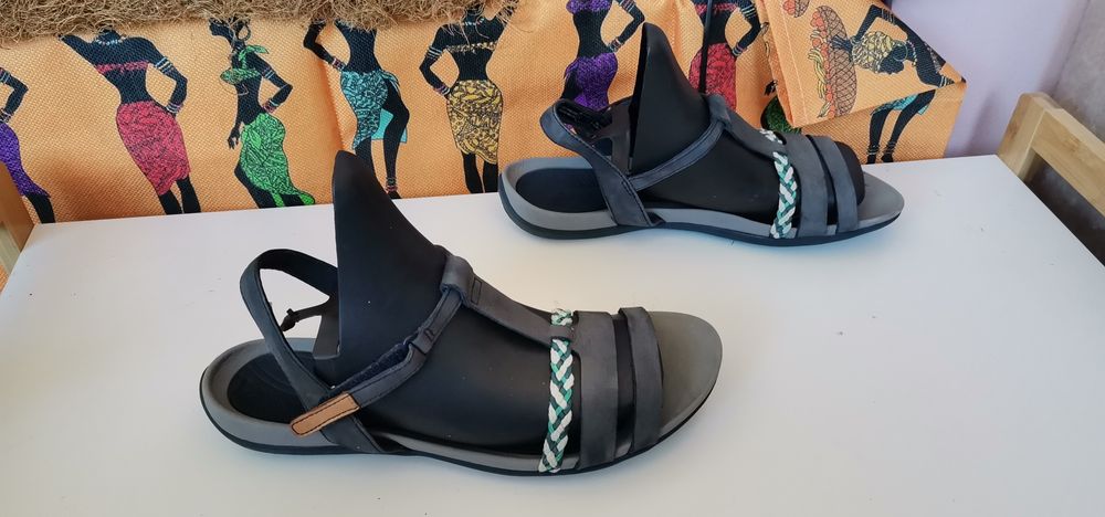 Сандали Clarks 38.5.естествена кожа