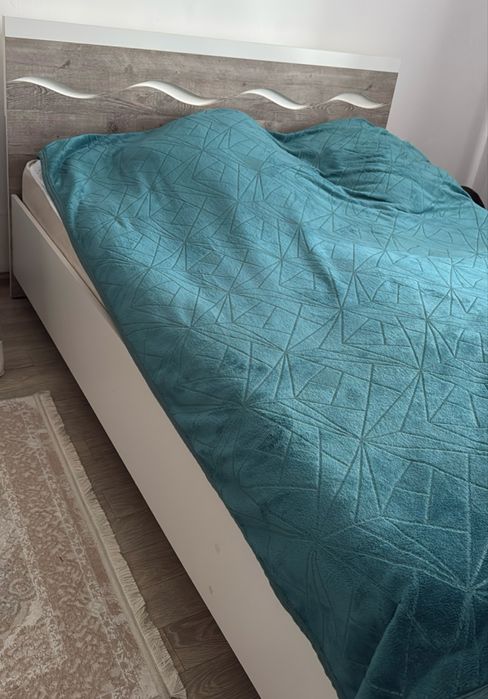 Продам спальный гарнитур