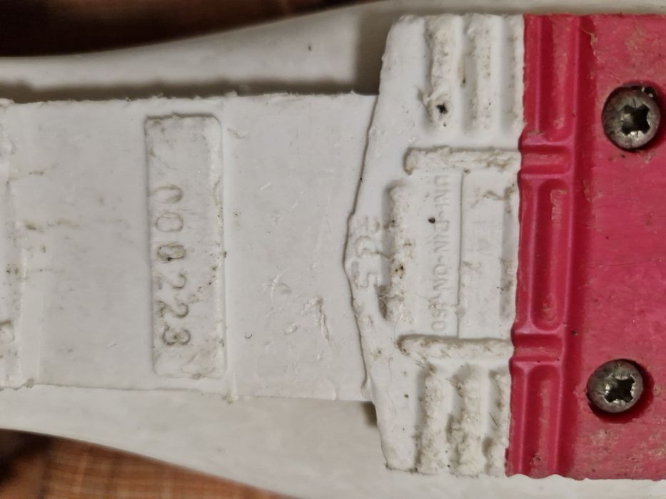 Продам лыжные ботмнки для девочки