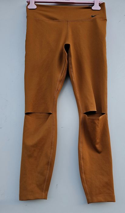 Nike оригинален дамски клин нов М/Л размер