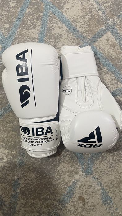 Продаю перчатки для бокса