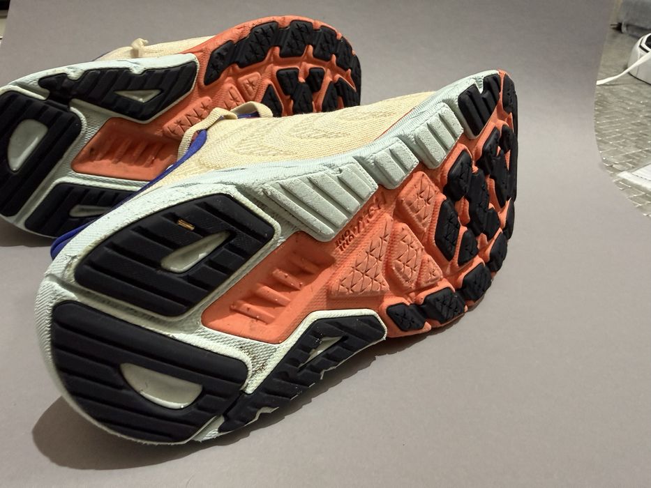 Hoka 36 de vanzare