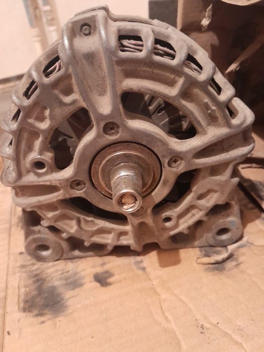 Продаю генератор от Lada Весты/VESTA