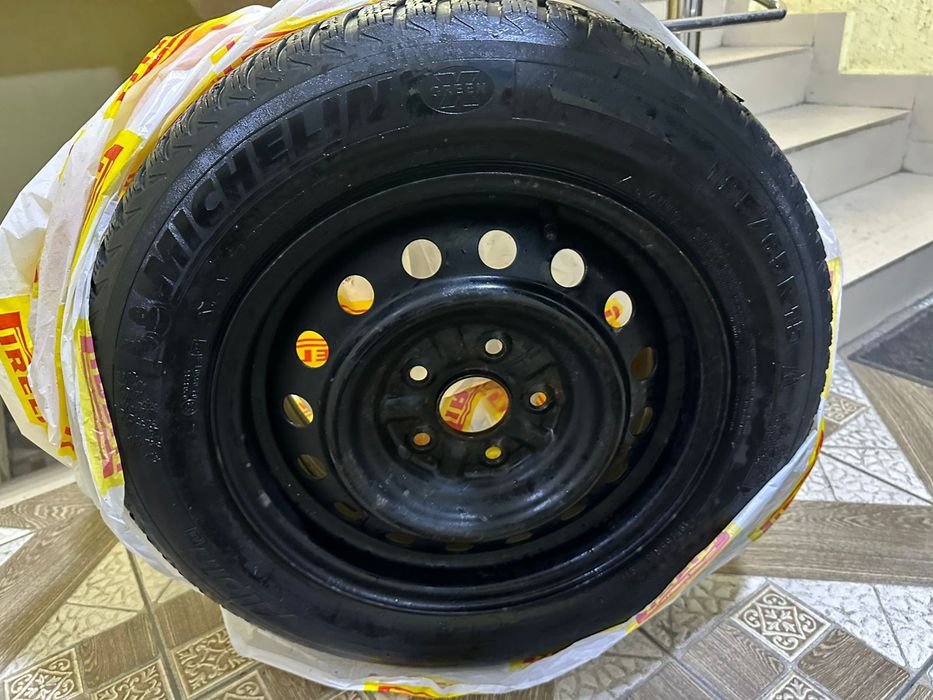 продам шину с диском R15 на запаску