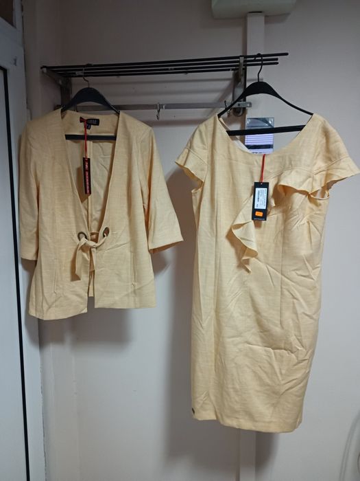 Костюми и рокли-60евро